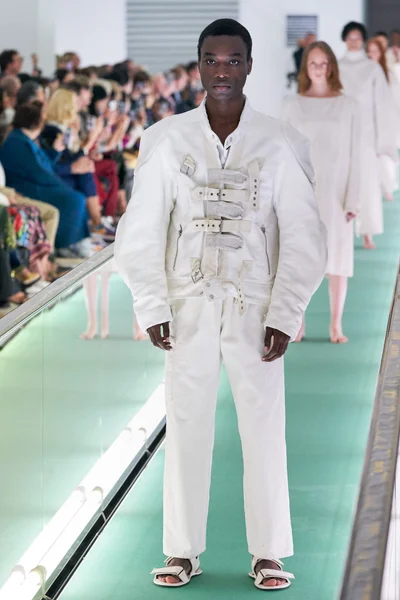 Look 97